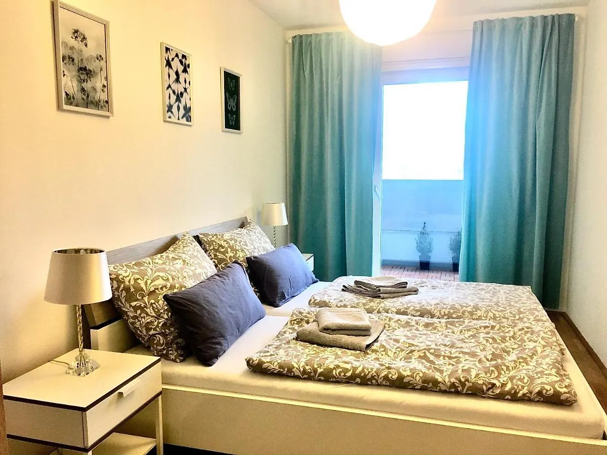 2 Bedroom Apartment Next To Metro U1 And Garage Parking Vienna