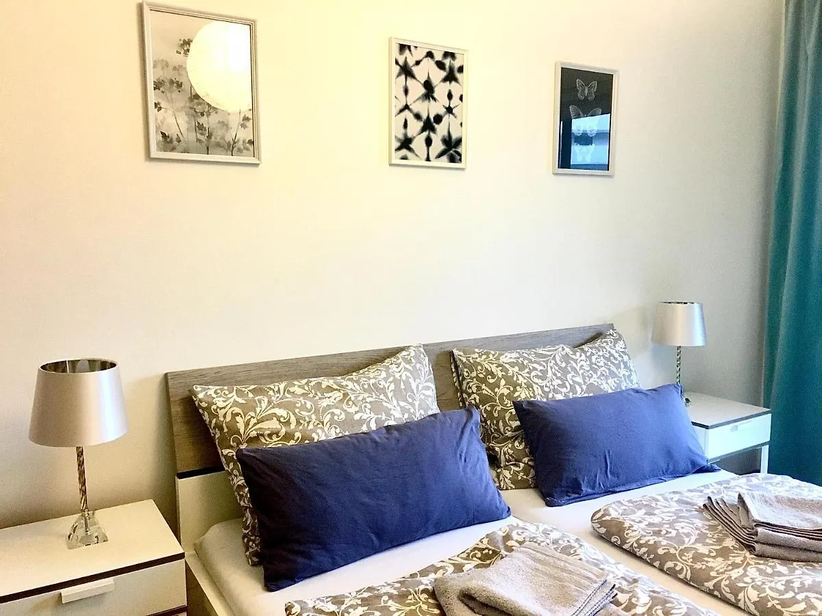 2 Bedroom Apartment Next To Metro U1 And Garage Parking Vienna Austria