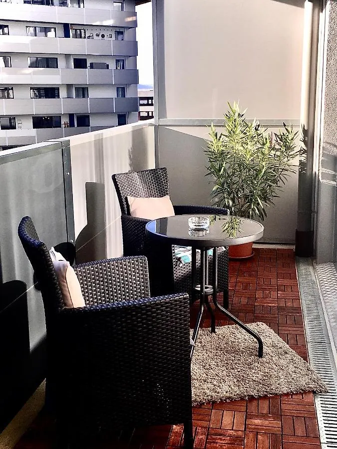 2 Bedroom Apartment Next To Metro U1 And Garage Parking Vienna 0*,