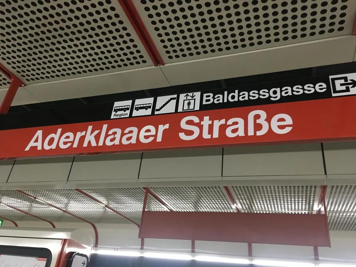 2 Bedroom Apartment Next To Metro U1 And Garage Parking Vienna