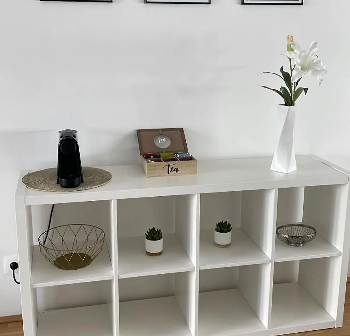 2 Bedroom Apartment Next To Metro U1 And Garage Parking Vienna 0*,