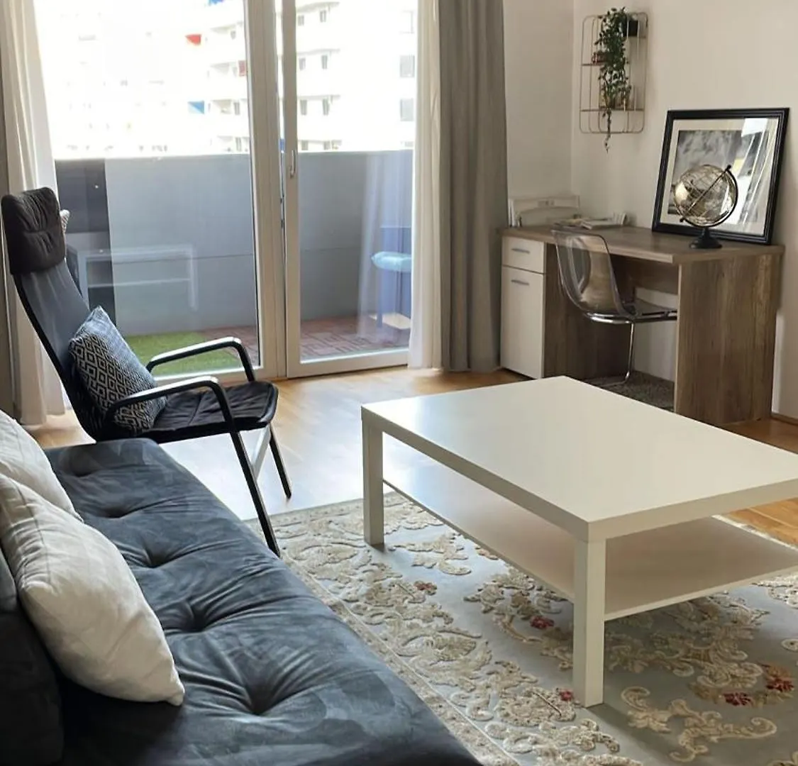 2 Bedroom Apartment Next To Metro U1 And Garage Parking Vienna Austria