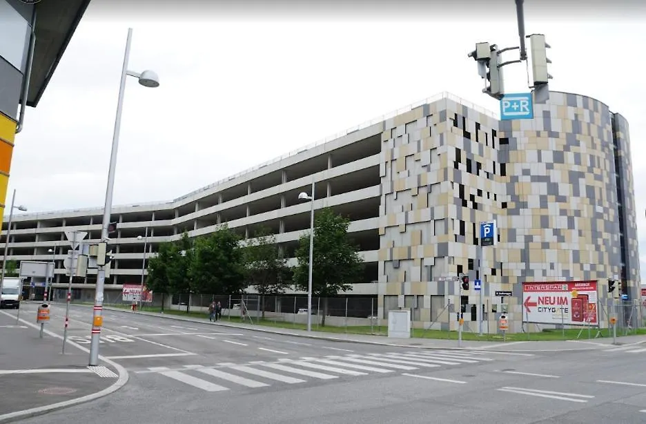 2 Bedroom Apartment Next To Metro U1 And Pr Garage Wien